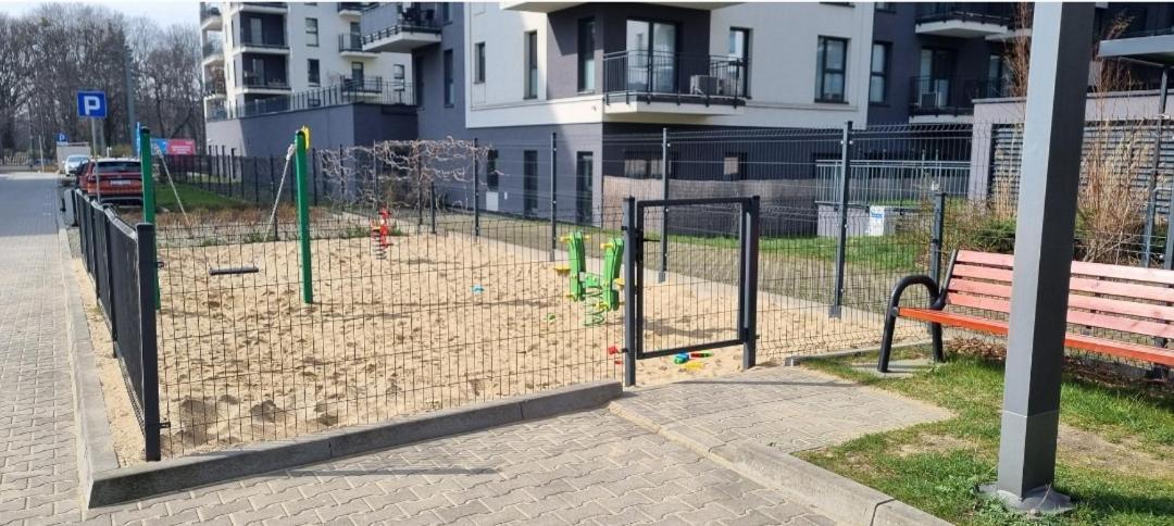 Apple Apartments - Gdanska Prywatne Miejsce Parkingowe Łódź Exteriör bild